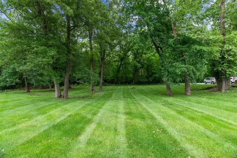 Exterior - 200 Braeshire Dr #J, Ballwin, MO 63021 photo 7 of 7