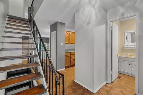 Entry Way - 200 Braeshire Dr #J, Ballwin, MO 63021 photo 1 of 1