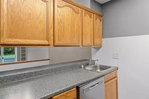 Kitchen - 200 Braeshire Dr #J, Ballwin, MO 63021 photo 4 of 4