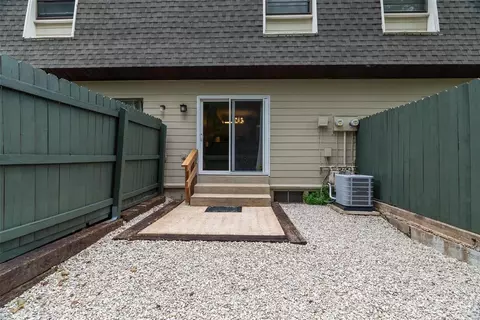 Exterior - 200 Braeshire Dr #J, Ballwin, MO 63021 photo 2 of 7