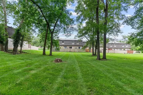 Exterior - 200 Braeshire Dr #J, Ballwin, MO 63021 photo 6 of 7