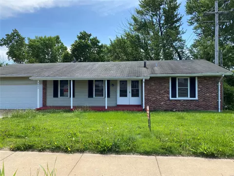 3080 Shackelford Rd, Florissant, MO 63031
