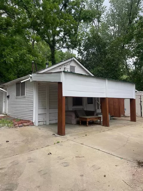 531 Emmons Ave, Saint Charles, MO 63301
