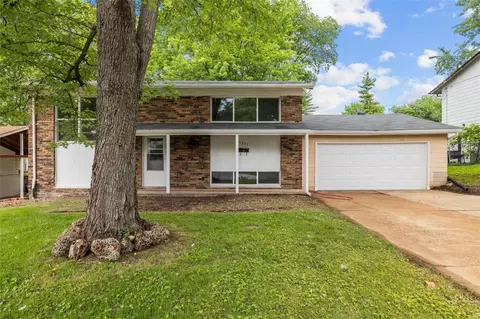 5357 Ville Cecelia Ln, Hazelwood, MO 63042