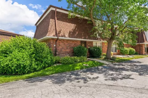 4330 Forest De Ville Dr, Saint Louis, MO 63129