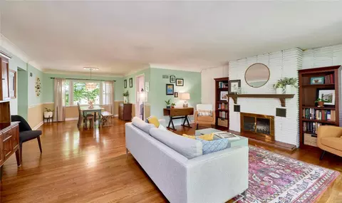 6405 Ruth Dr, Saint Louis, MO 63116