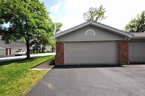 570 Oak Ridge Trails Ct, Ballwin, MO 63021 photo 20