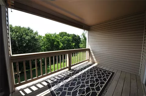 570 Oak Ridge Trails Ct, Ballwin, MO 63021 photo 11