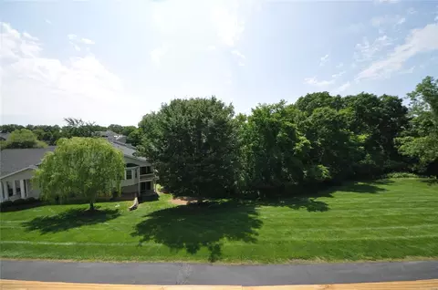 570 Oak Ridge Trails Ct, Ballwin, MO 63021 photo 12