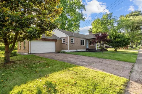 219 S Clark Ave, Ferguson, MO 63135 photo 37
