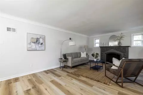 219 S Clark Ave, Ferguson, MO 63135 photo 3