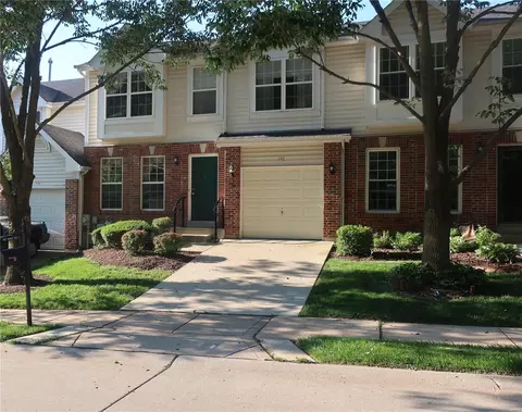 442 Summit Tree Ct, Fenton, MO 63026