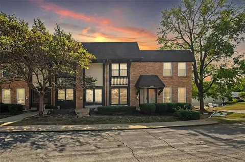 11790 Casa Grande Dr, Saint Louis, MO 63146