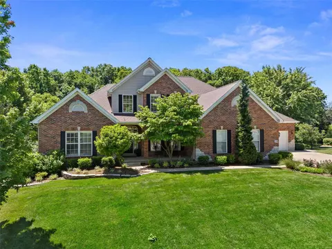 218 Boone Hollow Dr, Wentzville, MO 63385