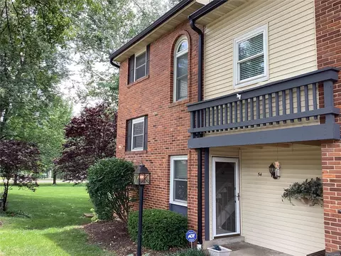 54 Conway Cove Dr, Chesterfield, MO 63017