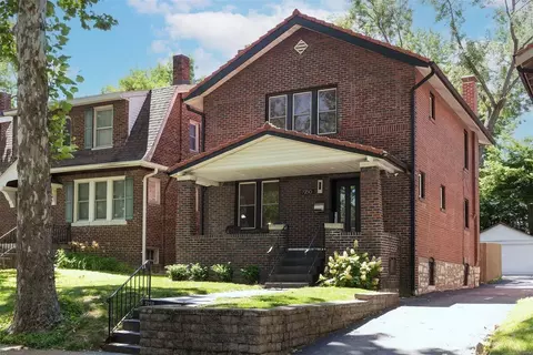 7250 Lindell Blvd, University City, MO 63130