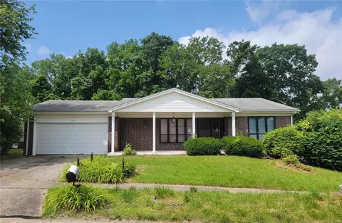 6742 Foxbend Ct, Florissant, MO 63033