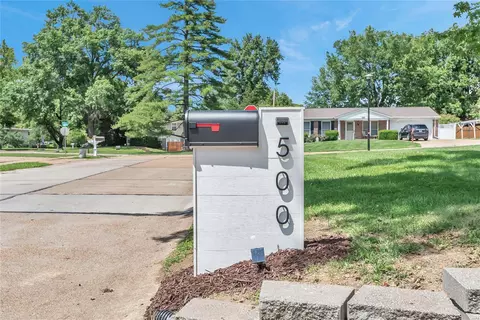 Exterior - 500 Wicklow Dr, Manchester, MO 63021 photo 9 of 10