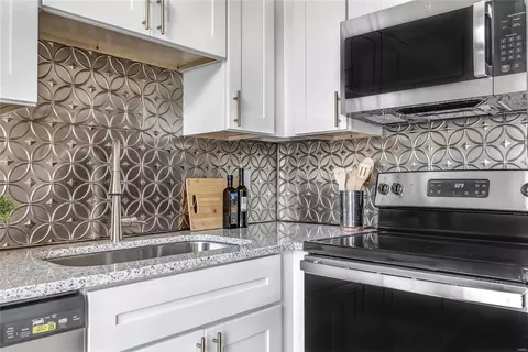Kitchen - 500 Wicklow Dr, Manchester, MO 63021 photo 3 of 6