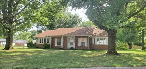 47 San Carlos Dr, Saint Charles, MO 63303