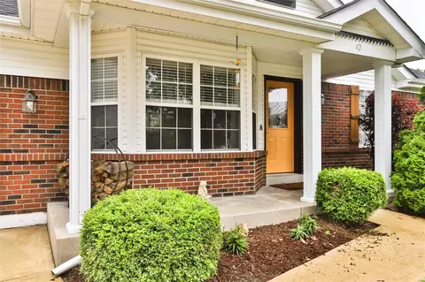 42 Mallard Pointe Dr, O'fallon, MO 63368 photo 3
