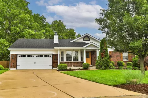 42 Mallard Pointe Dr, O'fallon, MO 63368