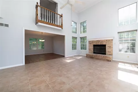 Living - 1100 Shadowfaire Ct, Ballwin, MO 63021 photo 4 of 7