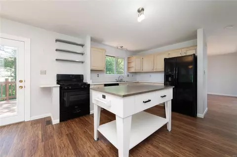 Kitchen - 1100 Shadowfaire Ct, Ballwin, MO 63021 photo 3 of 3