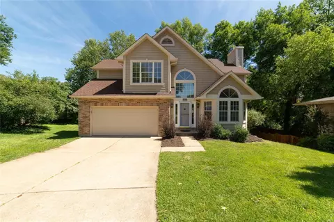 1100 Shadowfaire Ct, Ballwin, MO 63021