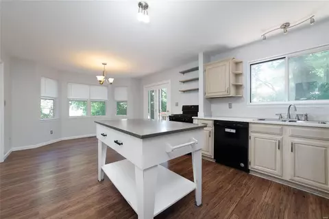 Kitchen - 1100 Shadowfaire Ct, Ballwin, MO 63021 photo 2 of 3