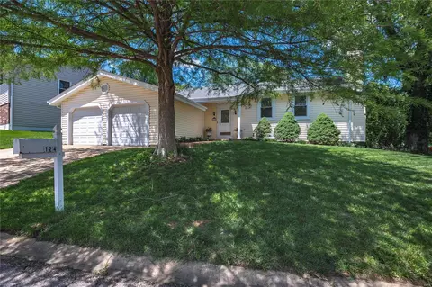 124 Shaw Dr, Eureka, MO 63025 photo 2