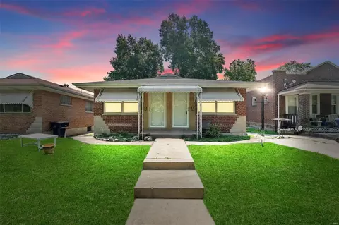 4840 Pennsylvania Ave, Saint Louis, MO 63111