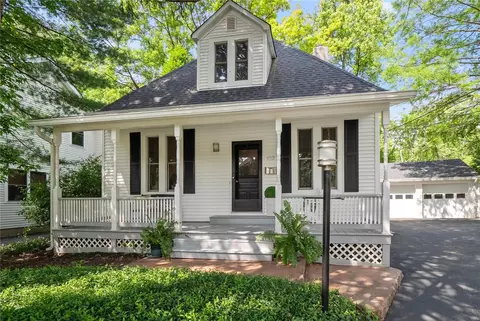 137 Parsons Ave, Webster Groves, MO 63119