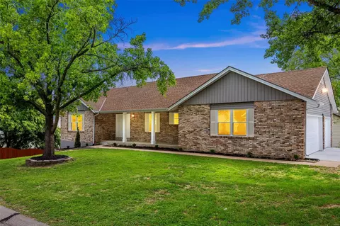 4679 Kellykris Dr, Saint Charles, MO 63304