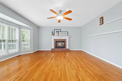 Living - 3 Chastain Ct, O'fallon, MO 63368 photo 7 of 10