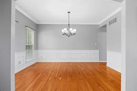 Living - 3 Chastain Ct, O'fallon, MO 63368 photo 4 of 10