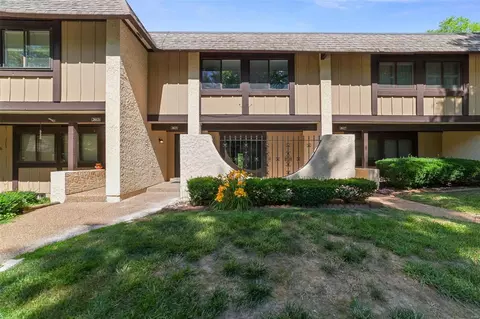 2615 Hampton Rd #B, Saint Charles, MO 63303