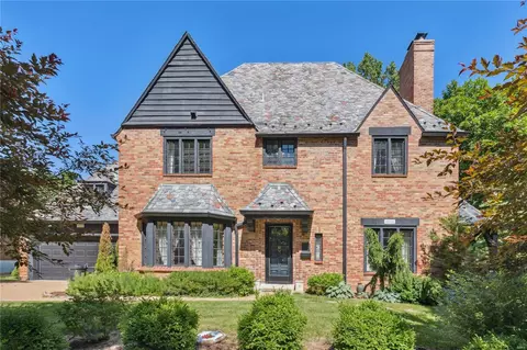 4212 Roland Blvd, Saint Louis, MO 63121
