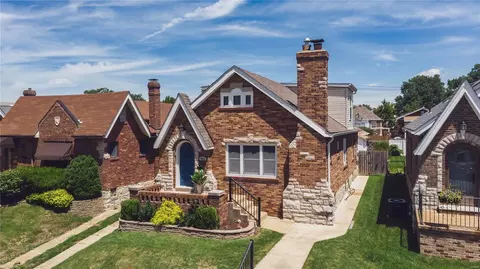 6211 Pernod Ave, Saint Louis, MO 63139