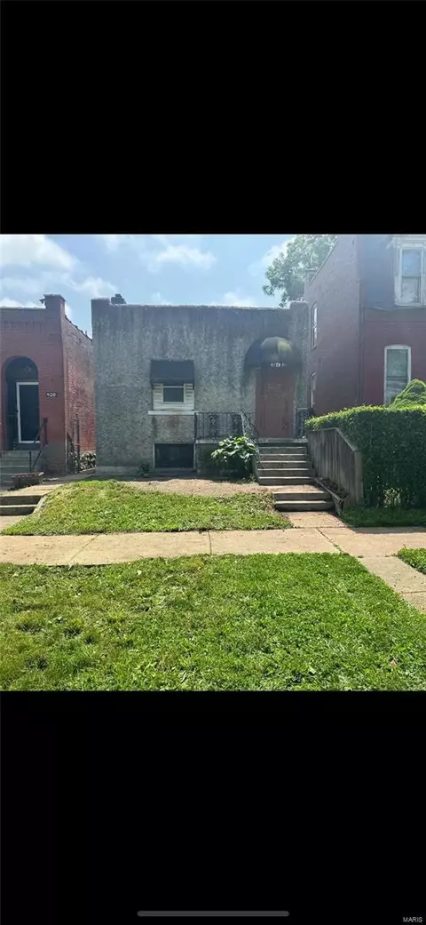 4124 W Green Lea Pl, Saint Louis, MO 63115