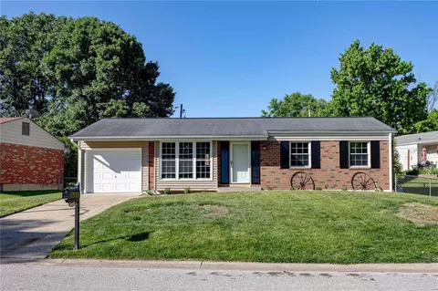 3303 Denton Ln, Saint Charles, MO 63301