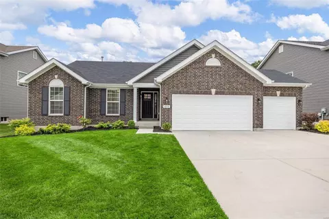 653 Creek Bend Dr, Lake Saint Louis, MO 63367