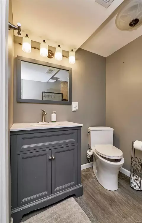 Bath - 321 Cherry Hill Dr, Ellisville, MO 63011 photo 6 of 9