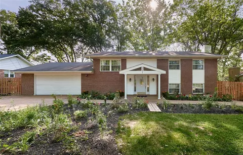 Exterior - 321 Cherry Hill Dr, Ellisville, MO 63011 photo 2 of 15