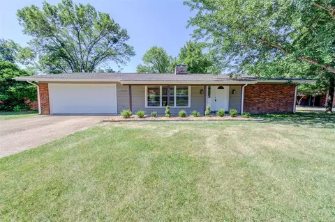 12580 Merrick Dr, Saint Louis, MO 63146