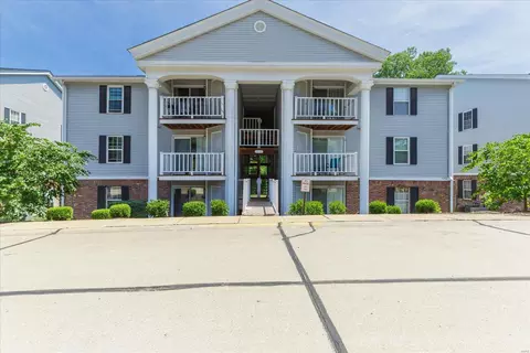 1210 Creve Coeur Crossing Lanre #C, Chesterfield, MO 63017