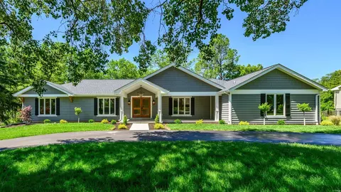 13642 Peacockfarm Rd, Saint Louis, MO 63131