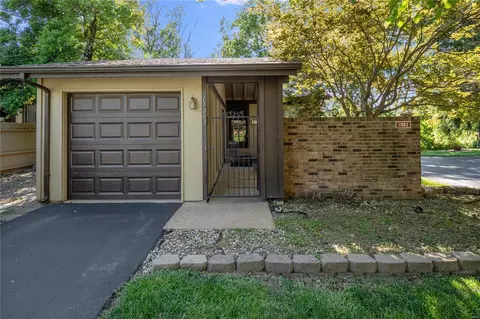 11063 Thousand Oaks Dr, Saint Louis, MO 63136