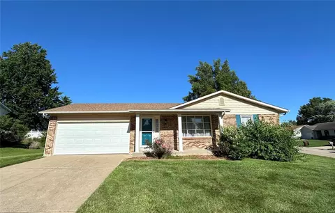3073 Valley Vista Dr N, Saint Peters, MO 63376