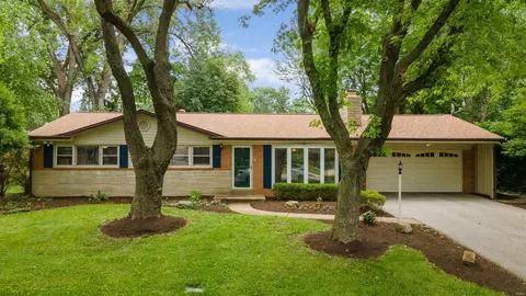 774 Wenneker Dr, Clayton, MO 63124
